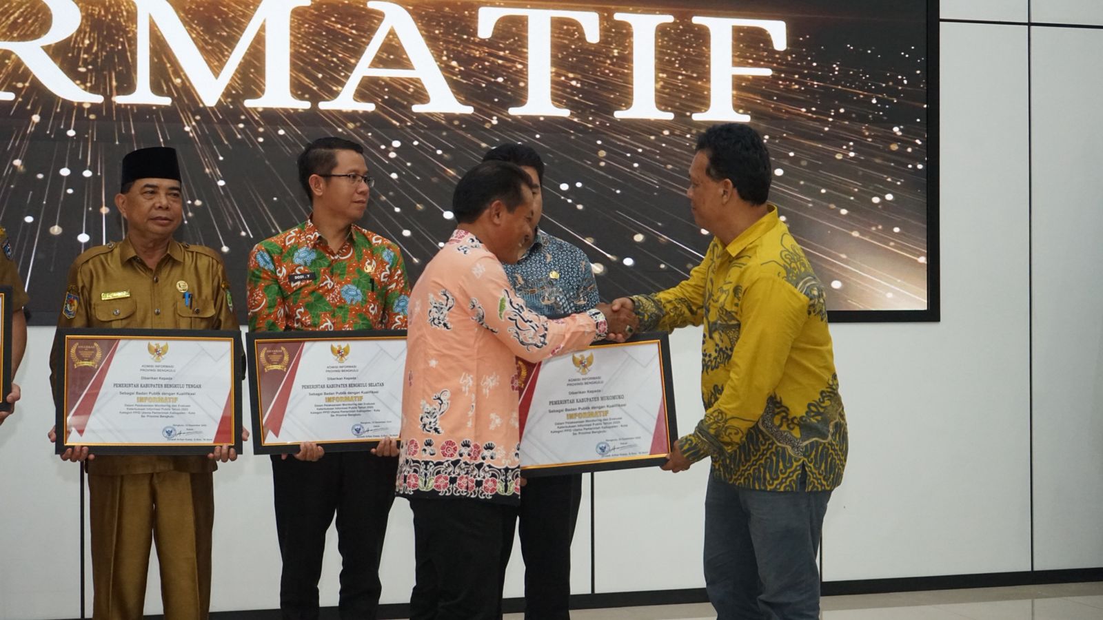 Anugerah Keterbukaan Informasi Publik, Pemkab Mukomuko Raih Predikat Informatif